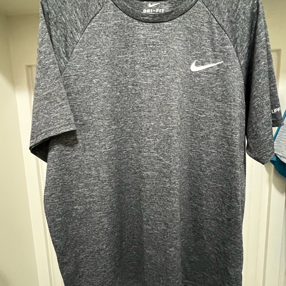 Nike Men's Heather Gray Dri-FIT Tee